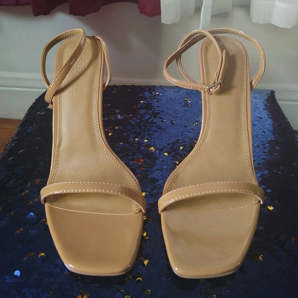 High heeled ankle strap sandals - Picture 2 of 8